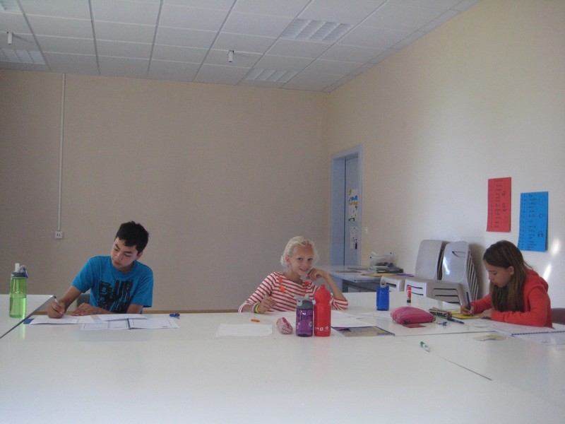 Village Camps International Summer Camp Leysin, Switzerland 2025-08-09 https://www.villagecamps.com/journals_admin/images/714-28-lang frenc (2).jpg